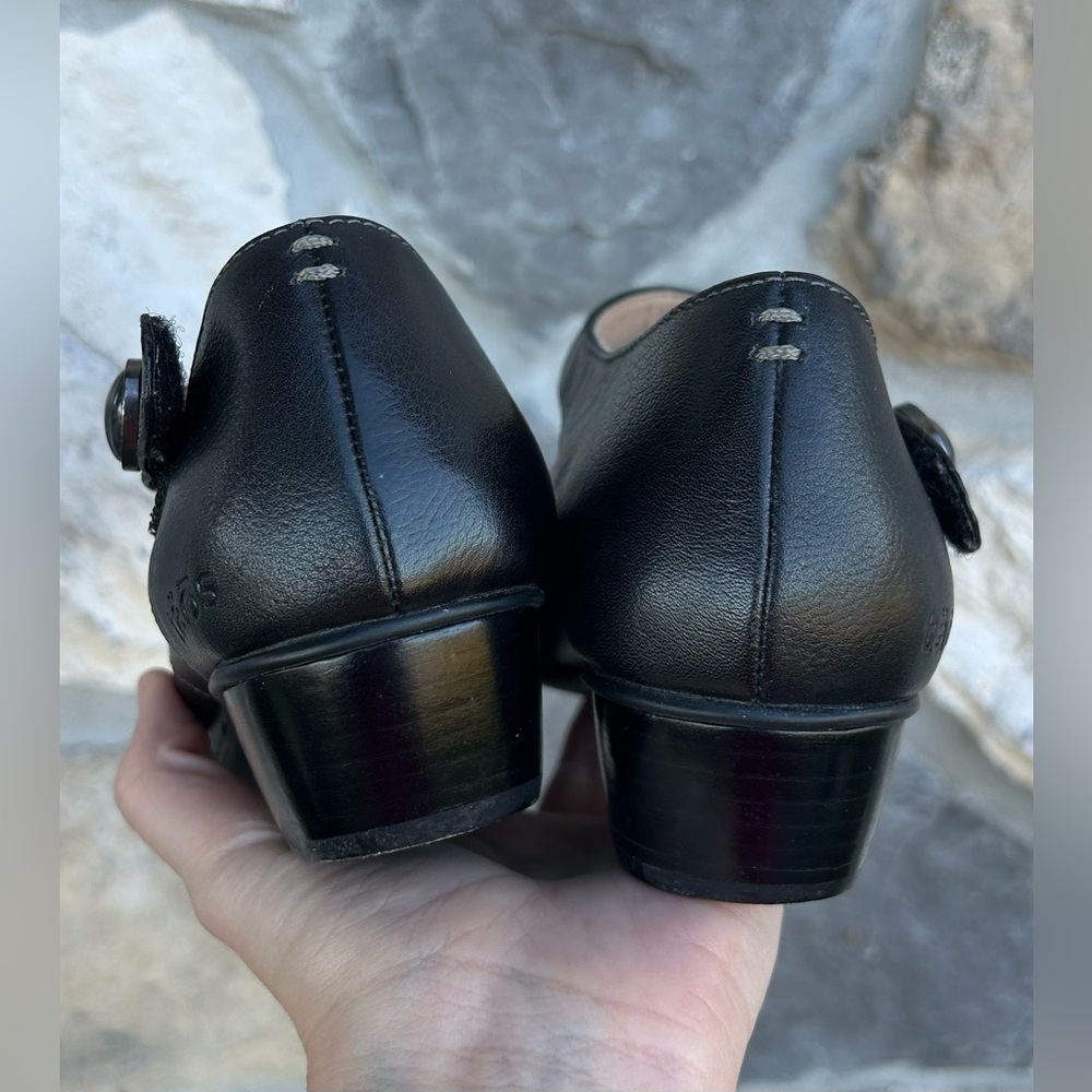 Taos Footwear Black Mary Jane Low Heel Pumps - Picture 4 of 7